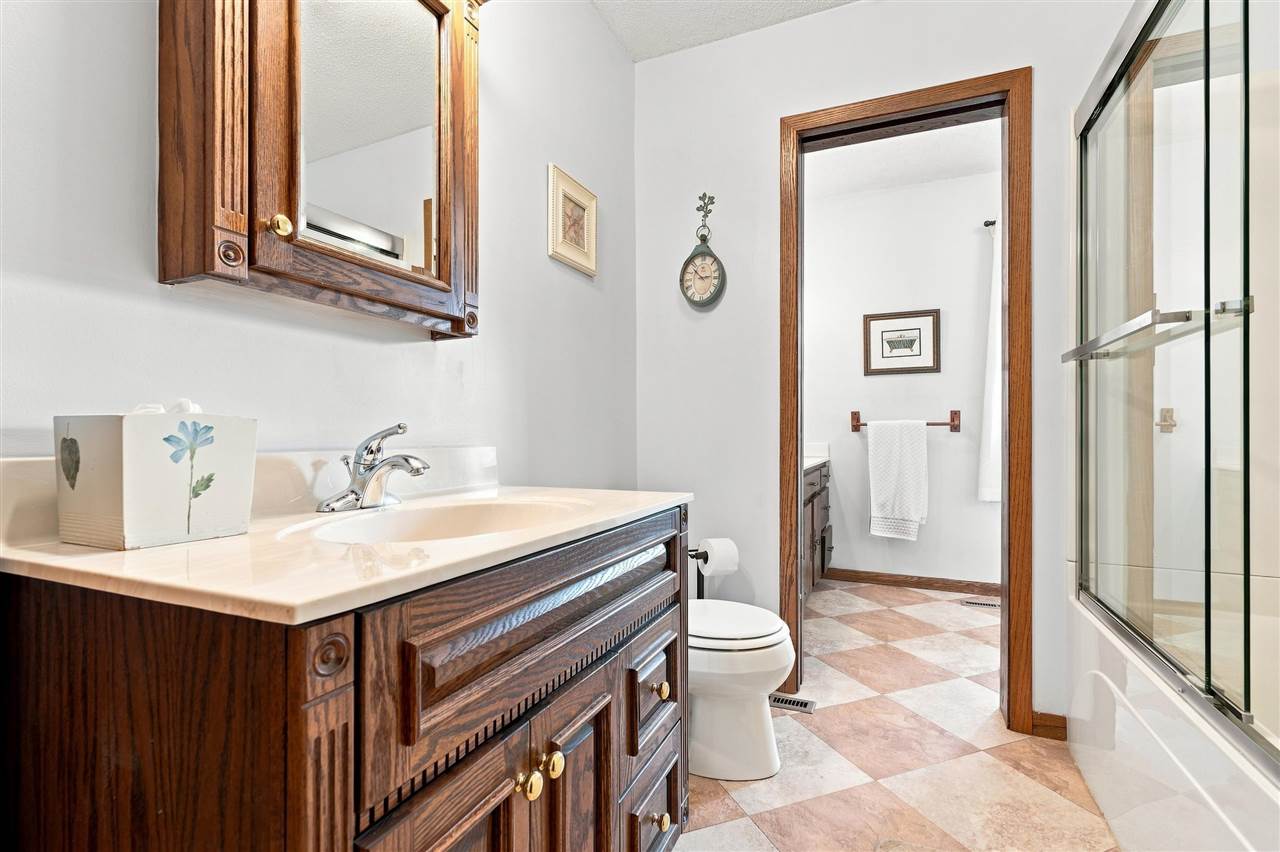 1302 E Harrison Street Washington IA 52353