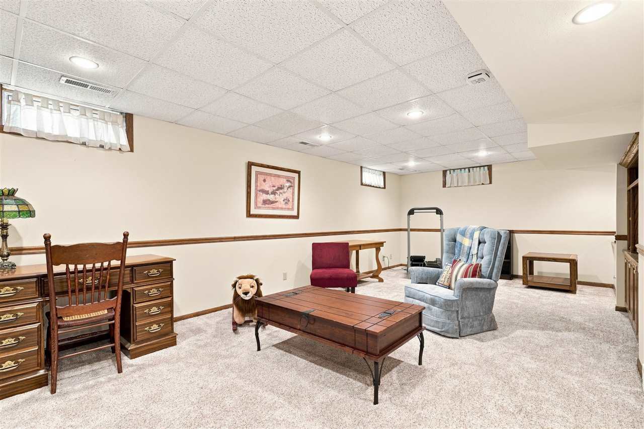 1302 E Harrison Street Washington IA 52353