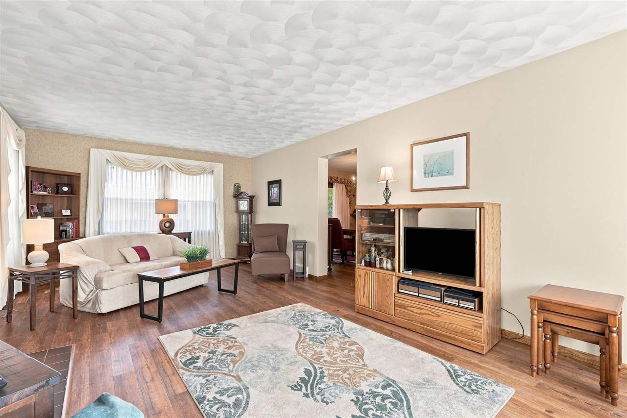 1302 E Harrison Street Washington IA 52353