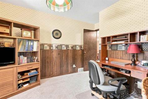 1302 E Harrison Street Washington IA 52353