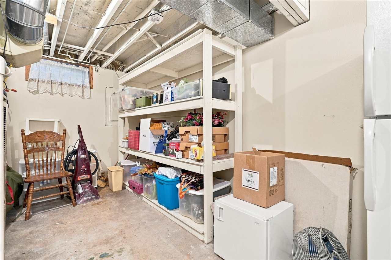 1302 E Harrison Street Washington IA 52353
