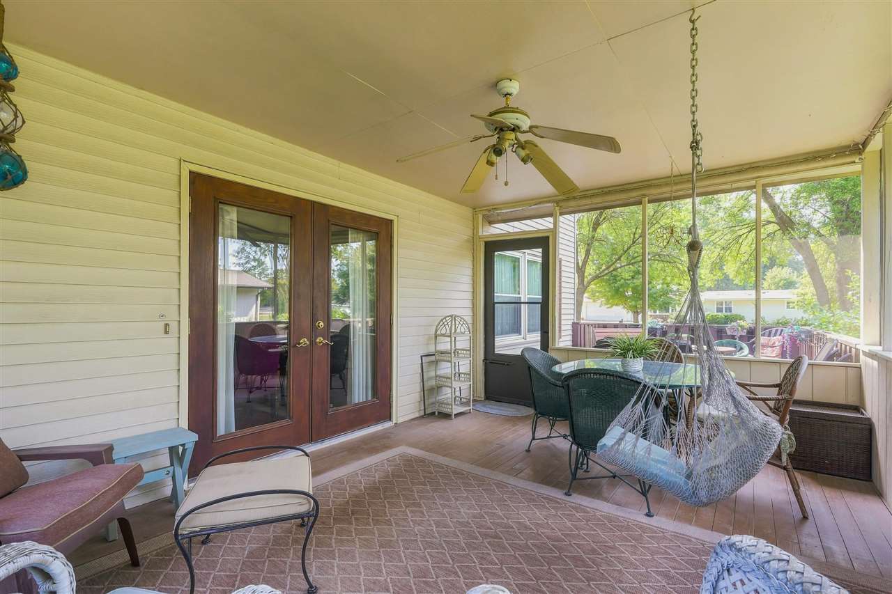 1302 E Harrison Street Washington IA 52353