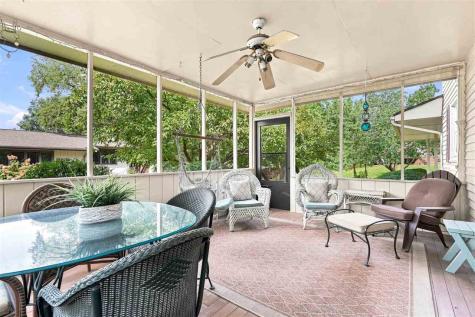 1302 E Harrison Street Washington IA 52353