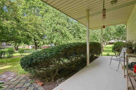 1302 E Harrison Street Washington IA 52353