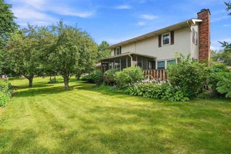 1302 E Harrison Street Washington IA 52353
