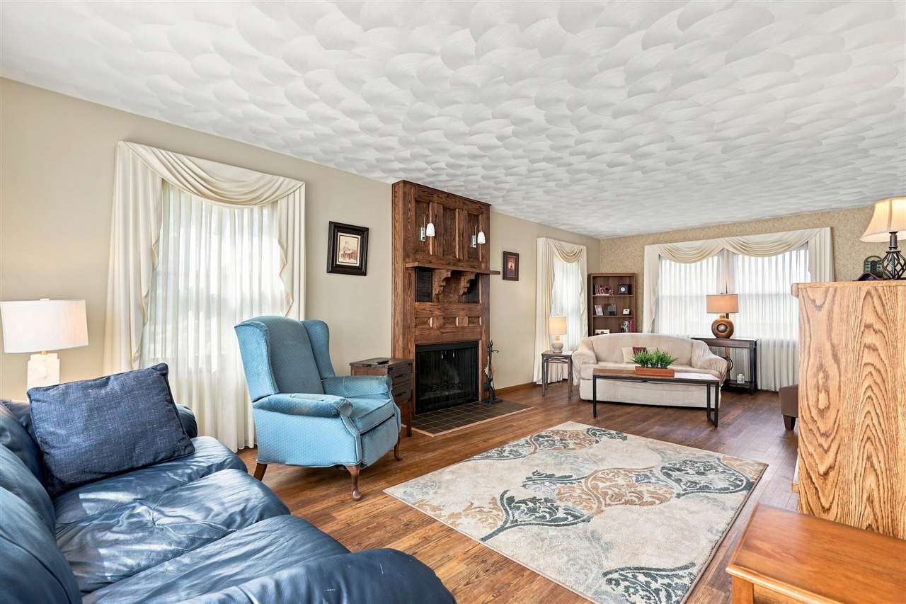 1302 E Harrison Street Washington IA 52353