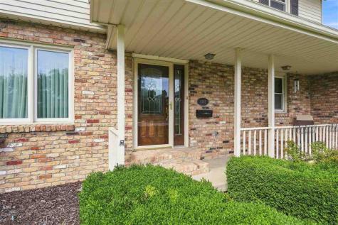 1302 E Harrison Street Washington IA 52353