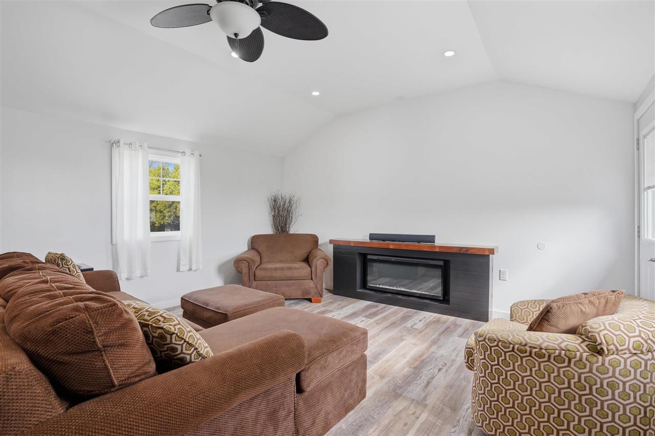 304 Village Square Columbus Junction IA 52738