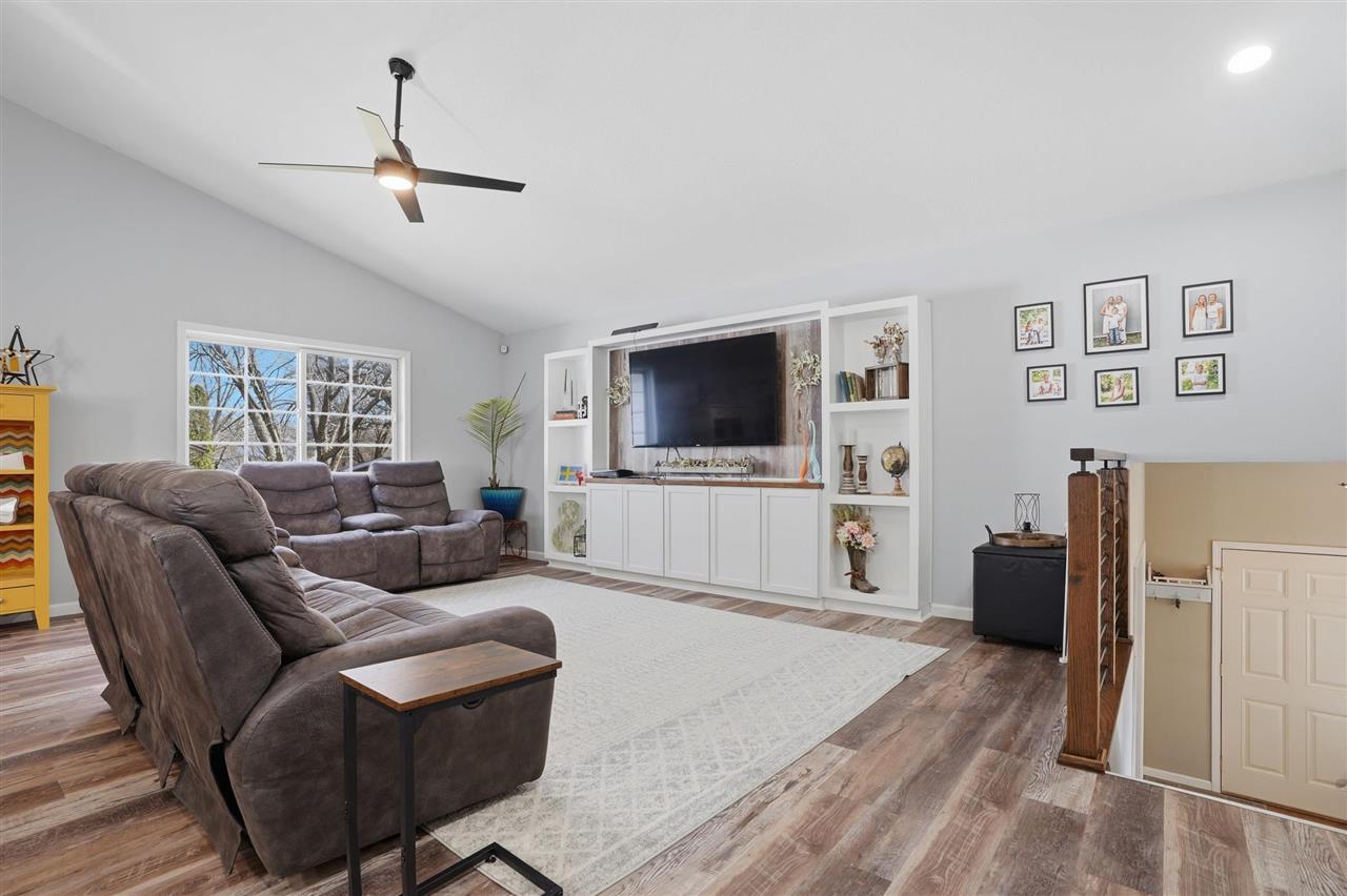 304 Village Square Columbus Junction IA 52738