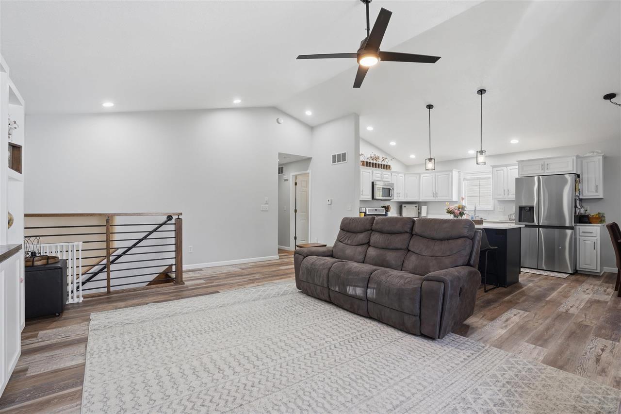 304 Village Square Columbus Junction IA 52738