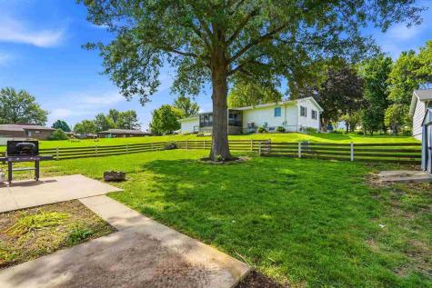103 Valley Williamsburg IA 52361
