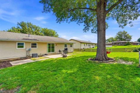 103 Valley Williamsburg IA 52361