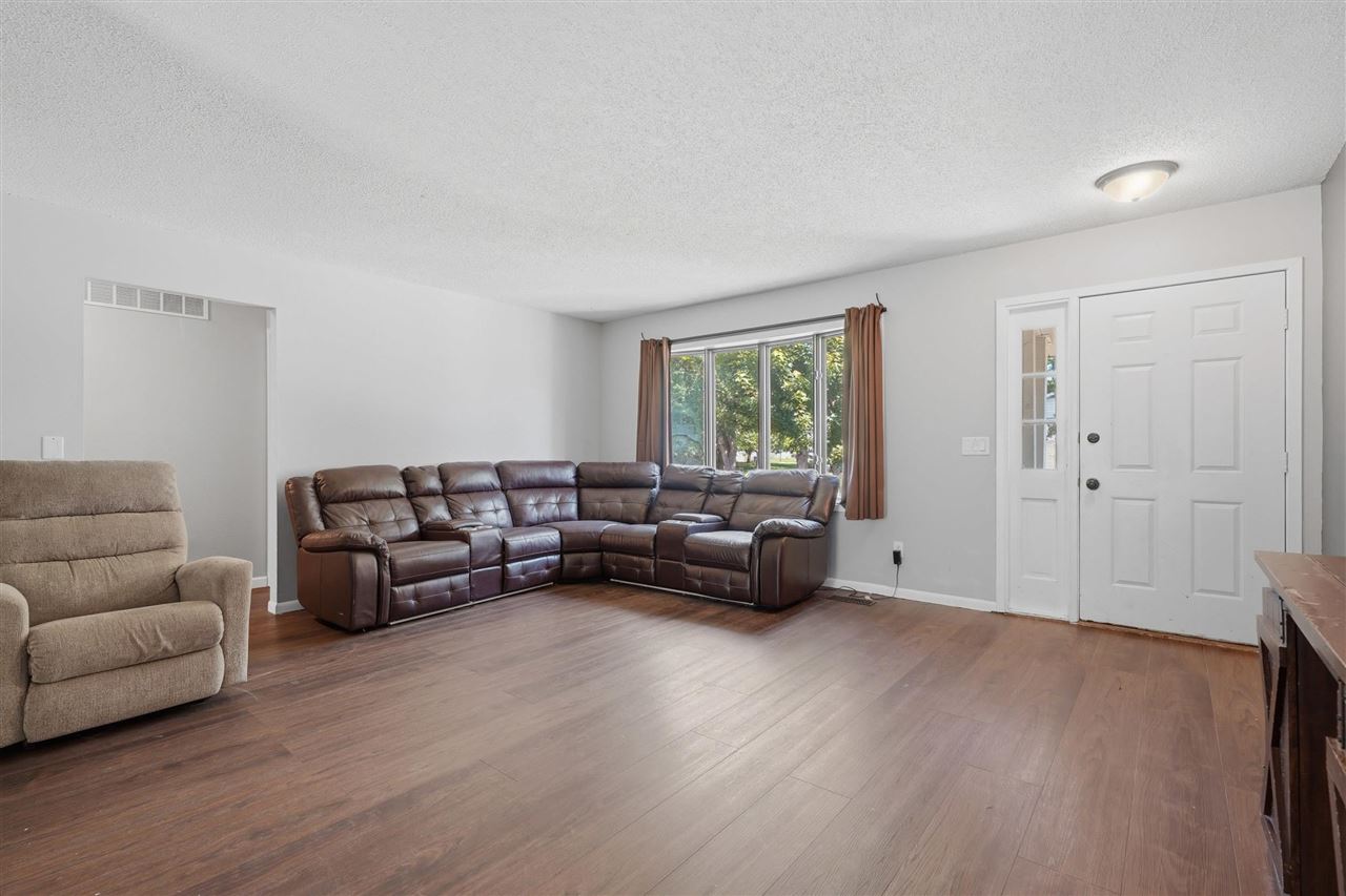 103 Valley Williamsburg IA 52361