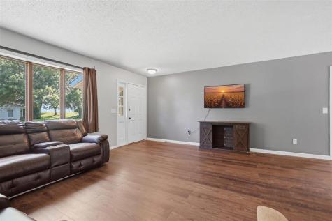 103 Valley Williamsburg IA 52361