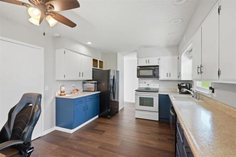 103 Valley Williamsburg IA 52361