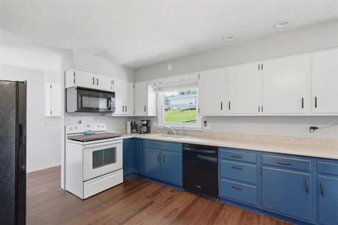 103 Valley Williamsburg IA 52361