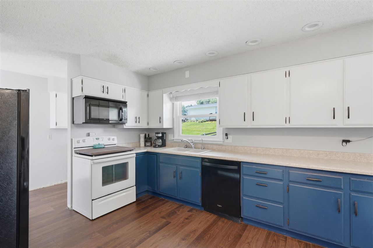 103 Valley Williamsburg IA 52361