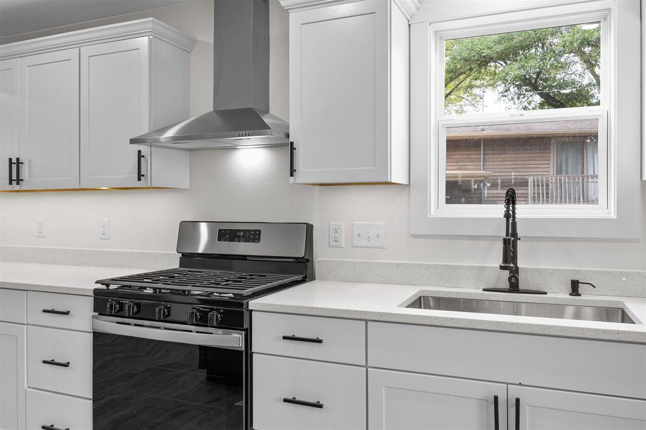 1244 Circle Drive Dewitt IA 52742