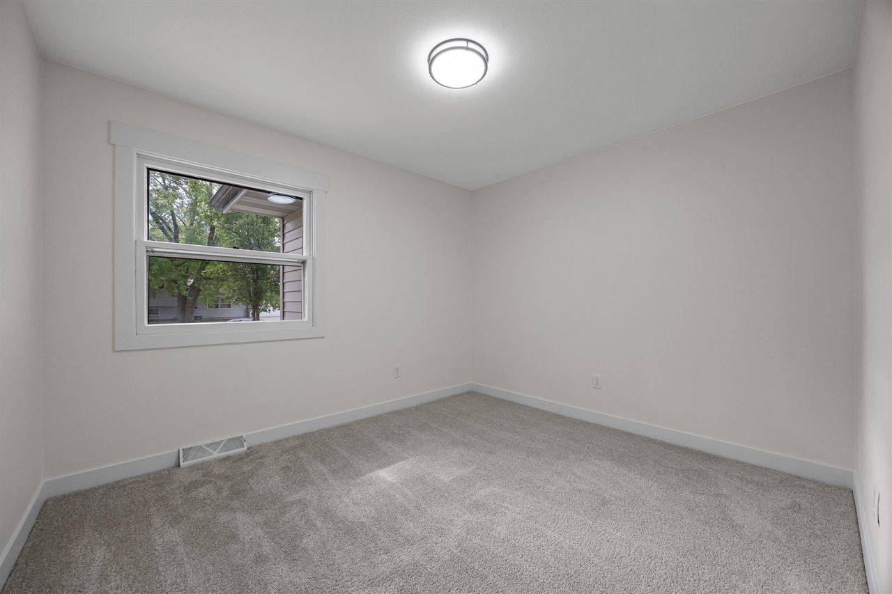 1244 Circle Drive Dewitt IA 52742