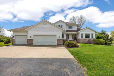 2823 120TH Street NE Swisher IA 52338