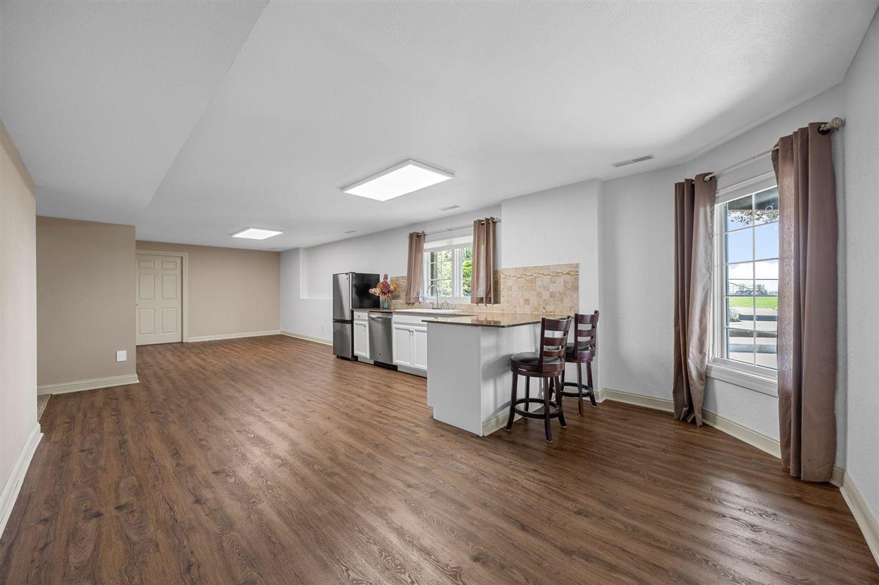 2823 120th Street NE Swisher IA 52338