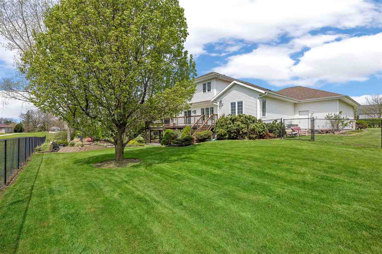 2823 120th Street NE Swisher IA 52338