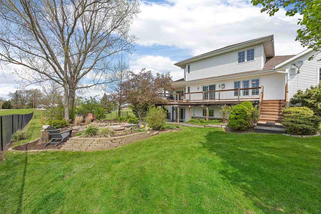 2823 120th Street NE Swisher IA 52338