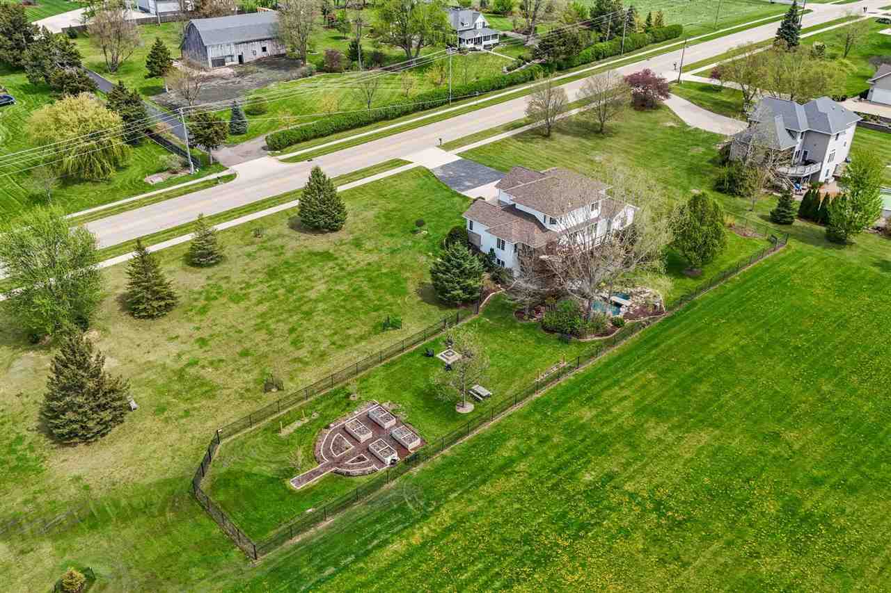 2823 120th Street NE Swisher IA 52338