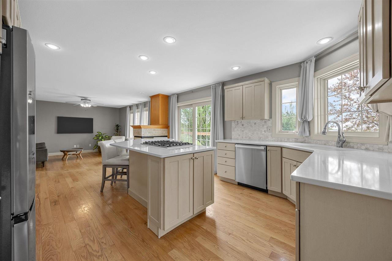 2823 120th Street NE Swisher IA 52338