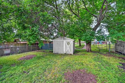 709 N Calhoun Street West Liberty IA 52776