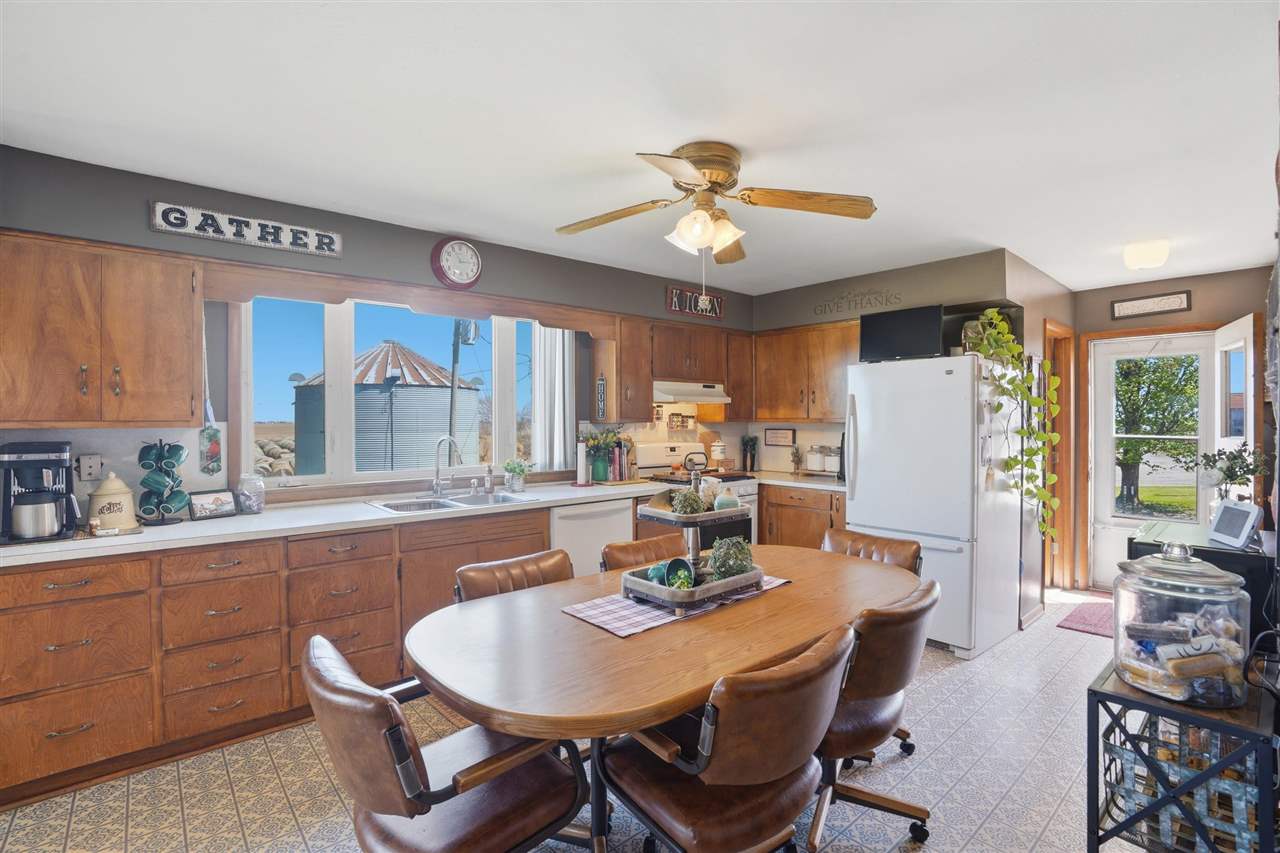 2762 F52 Trail Parnell IA 52325