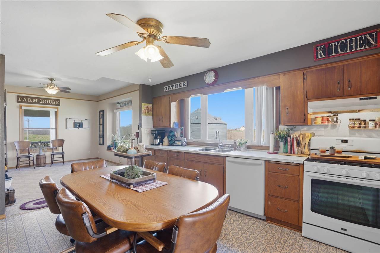 2762 F52 Trail Parnell IA 52325