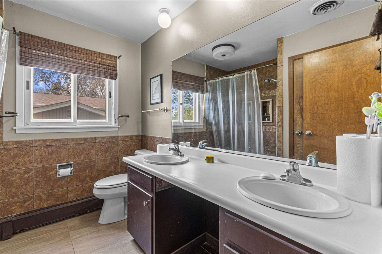 2520 Potomac Drive Iowa City IA 52245