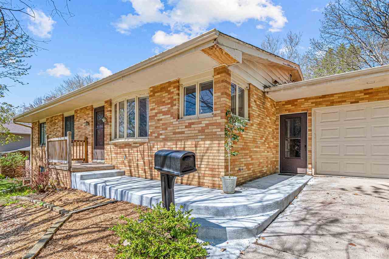 2520 Potomac Drive Iowa City IA 52245