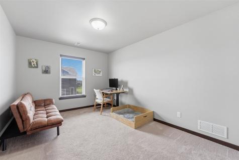 617 Dakota Avenue Tiffin IA 52340