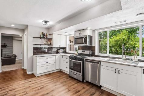 704 14th Avenue Coralville IA 52241