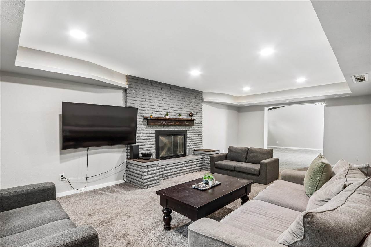 704 14th Avenue Coralville IA 52241
