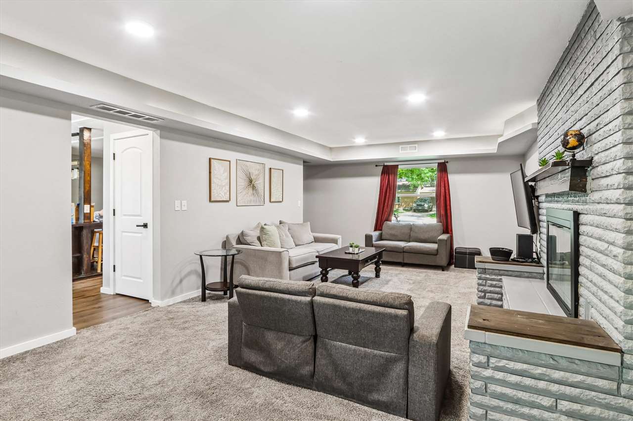 704 14th Avenue Coralville IA 52241