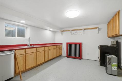 703 E State Williamsburg IA 52361