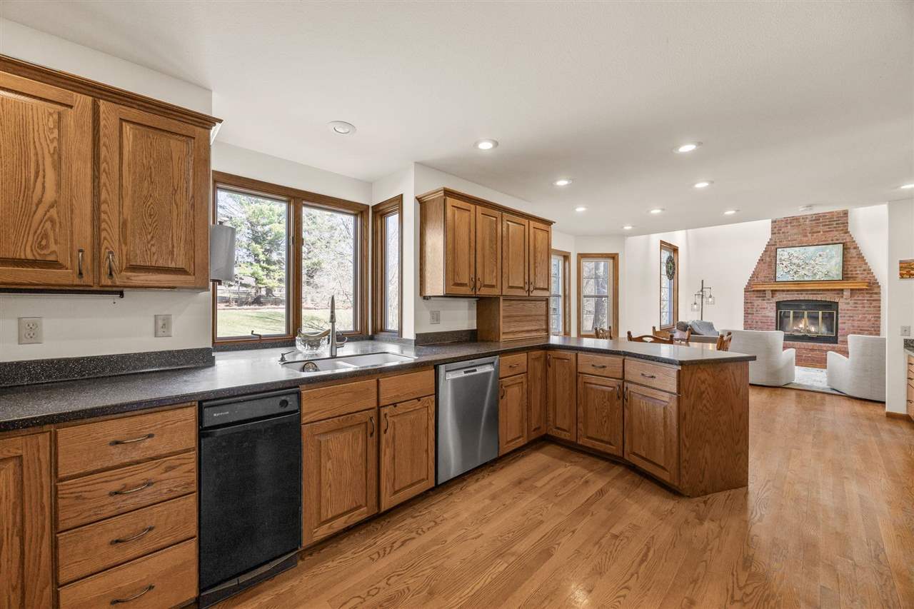 942 Bluffwood Drive Iowa City IA 52245