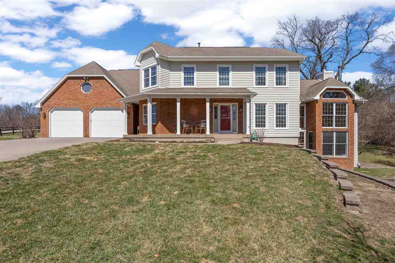 942 Bluffwood Drive Iowa City IA 52245