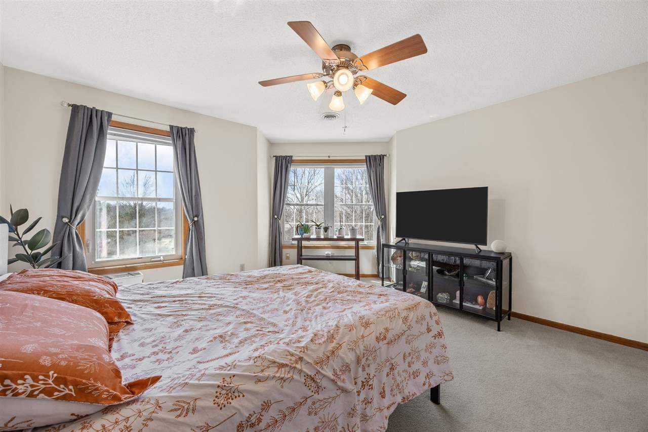 942 Bluffwood Drive Iowa City IA 52245