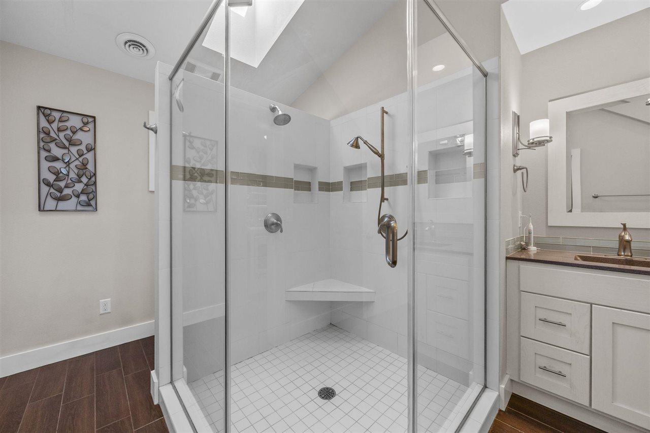 942 Bluffwood Drive Iowa City IA 52245