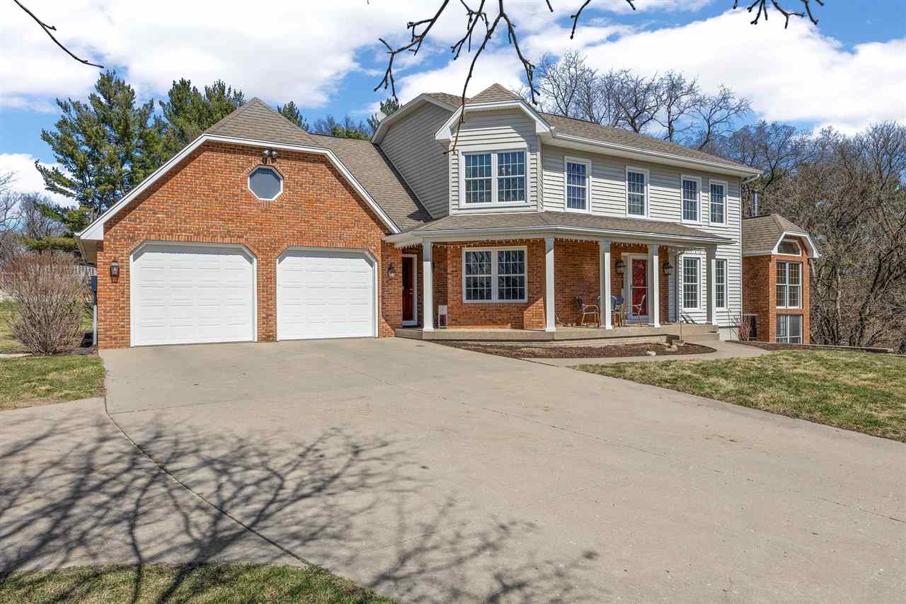 942 Bluffwood Drive Iowa City IA 52245
