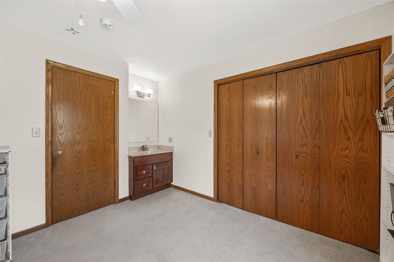 942 Bluffwood Drive Iowa City IA 52245