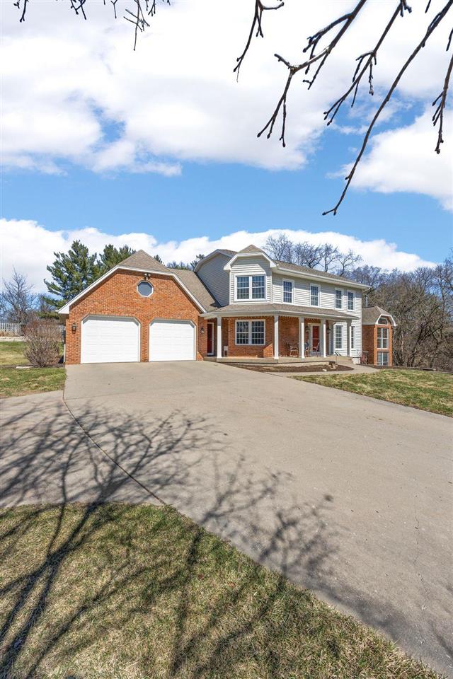 942 Bluffwood Drive Iowa City IA 52245