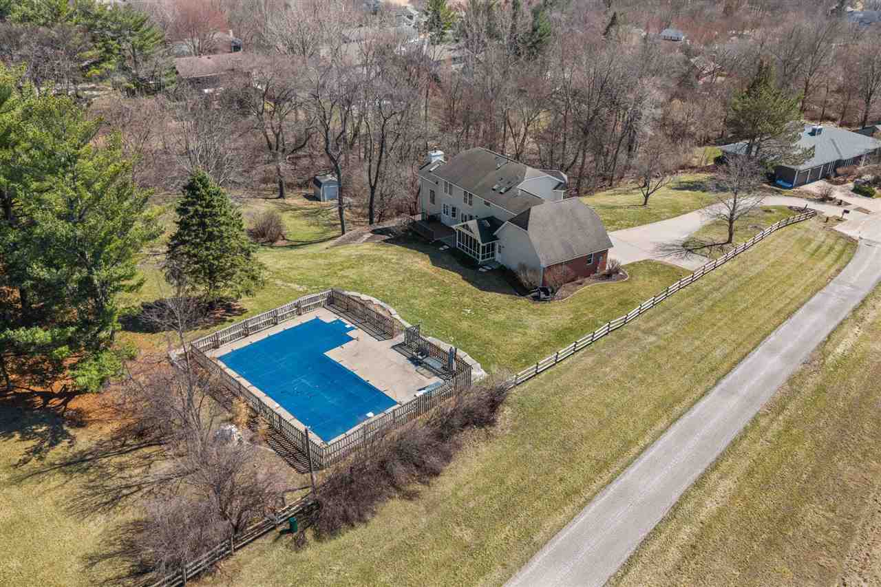 942 Bluffwood Drive Iowa City IA 52245