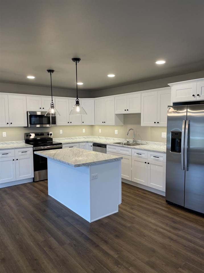 800 Armands Lane Tiffin IA 52340