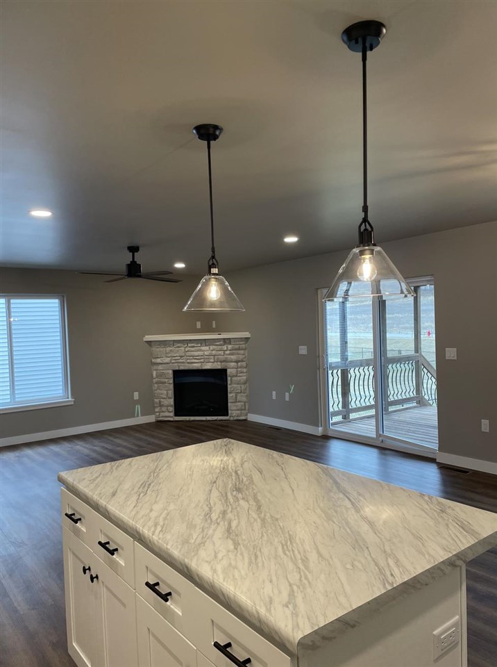 800 Armands Lane Tiffin IA 52340