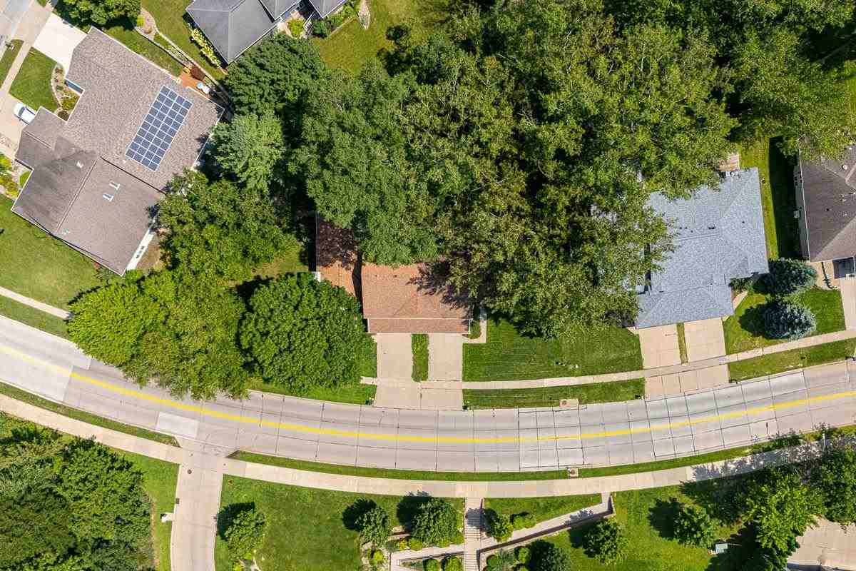 612 N 1st Avenue Iowa City IA 52245